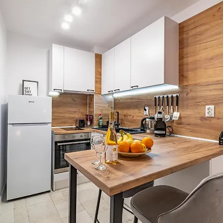 Cozy & Parking - Subject To Availability Apartmán *