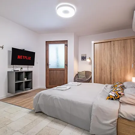 Apartmán Cozy & Parking - Subject To Availability *