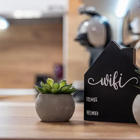 Cozy & Parking - Subject To Availability Apartmán *