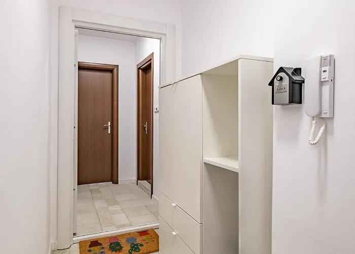 Cozy & Parking - Subject To Availability *