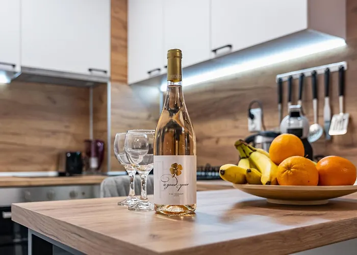 Cozy & Parking - Subject To Availability Apartament *