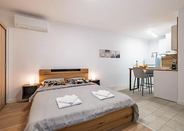 Cozy & Parking - Subject To Availability * Warna