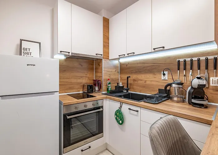 Cozy & Parking - Subject To Availability *