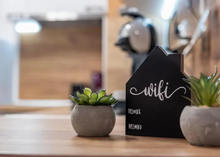 Cozy & Parking - Subject To Availability Apartament *