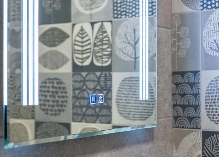 Cozy & Parking - Subject To Availability Apartament *