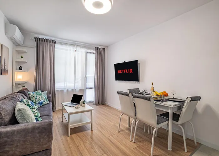 Cozy & Parking - Subject To Availability