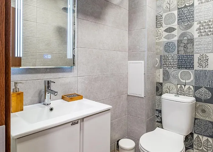 Cozy & Parking - Subject To Availability Apartament *