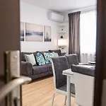 Cozy & Parking - Subject To Availability Apartamento *