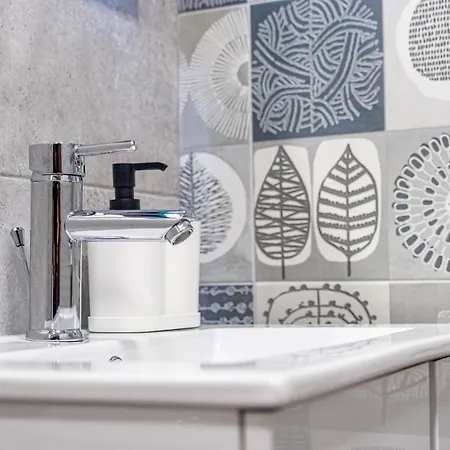 Cozy & Parking - Subject To Availability