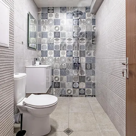 Cozy & Parking - Subject To Availability Varna