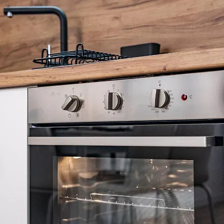 公寓 Cozy & Parking - Subject To Availability *