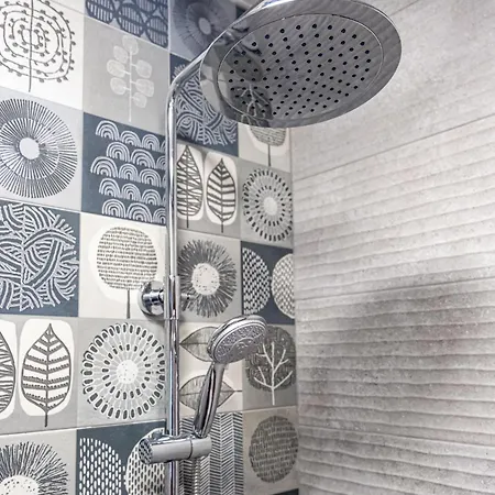 Cozy & - Parking - Subject To Availability Apartment