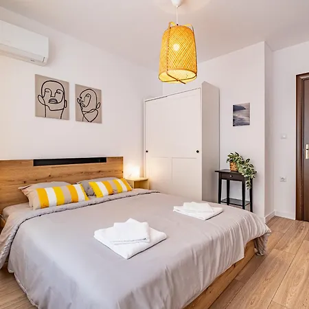 Cozy & Parking - Subject To Availability