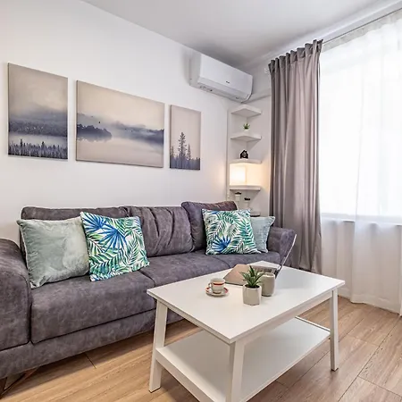 Cozy & Parking - Subject To Availability