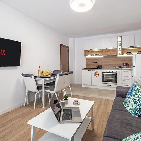 Cozy & Parking - Subject To Availability 瓦爾納