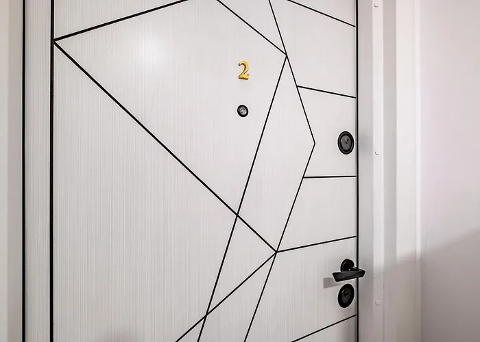 Cozy & Parking - Subject To Availability Apartment *