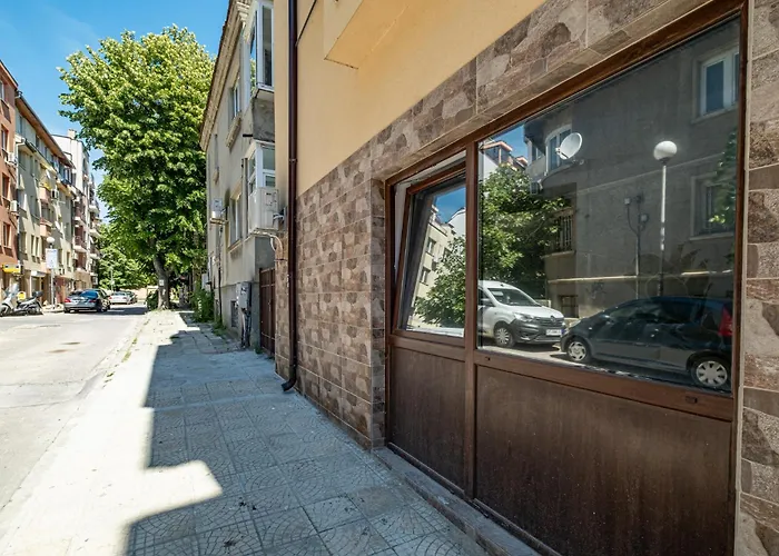 Cozy & Parking - Subject To Availability * Varna