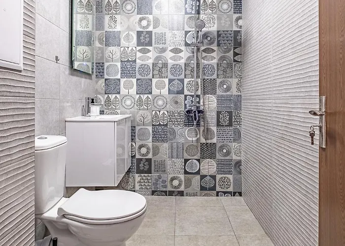 Cozy & Parking - Subject To Availability Varna