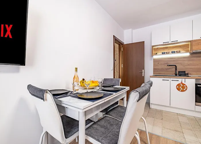 Cozy & Parking - Subject To Availability Varna