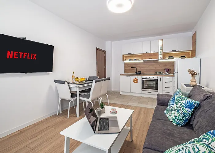 Cozy & Parking - Subject To Availability Varna