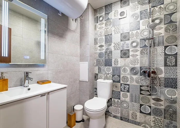 Cozy & Parking - Subject To Availability